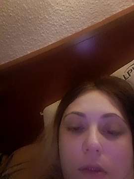 giastrip naked stripping on cam for live sex video chat