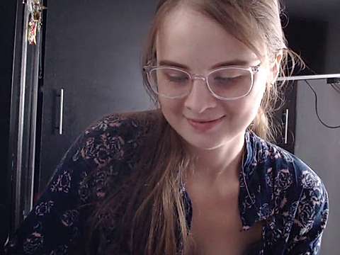 HellenMiyer1111 naked stripping on cam for live sex video chat