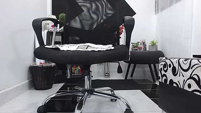 Kendall_Couper naked stripping on cam for live sex video chat