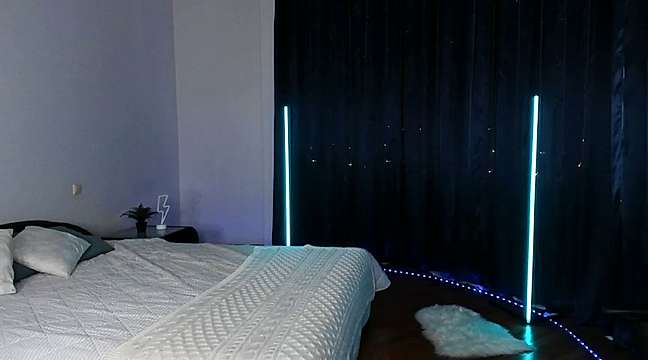 lily_hayjes naked stripping on cam for live sex video chat