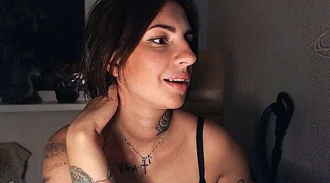 LoveHapinessRock naked stripping on cam for live sex video chat