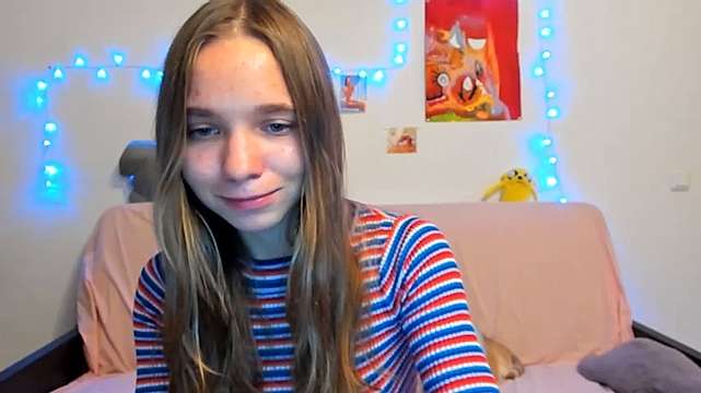 LuckyLeslie naked stripping on cam for live sex video chat