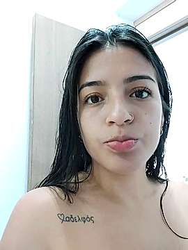 lunitaemma naked stripping on cam for live sex video chat