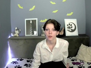 LuxMoon nude on cam – live sex chat