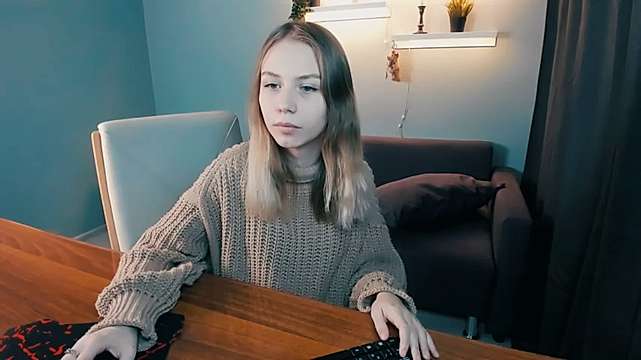 M00n__light naked stripping on cam for live sex video chat