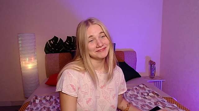 MelissaMew naked stripping on cam for live sex video chat