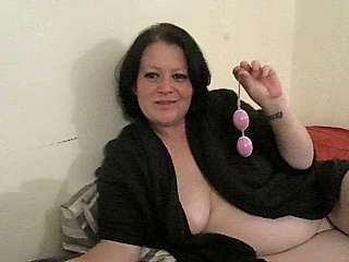 naughtybunns naked stripping on cam for live sex video chat