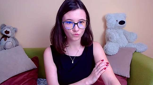 _Ofelia__ naked stripping on cam for live sex video chat