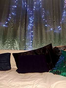 RoxxyVeb naked stripping on cam for live sex video chat