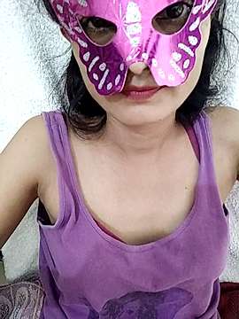 sarika4u naked stripping on cam for live sex video chat