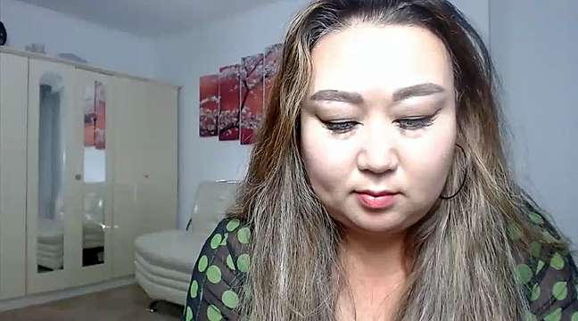 Seviliya naked stripping on cam for live sex video chat