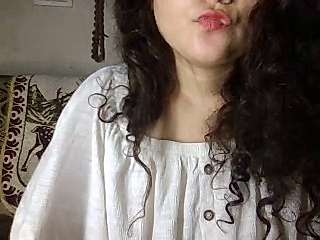 Sexy_Malaika naked stripping on cam for live sex video chat