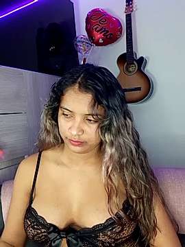 Sophia_Walker0 naked stripping on cam for live sex video chat