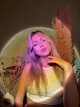 sugar_blondy naked stripping on cam for live sex video chat