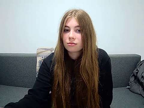 SweetValery19 naked stripping on cam for live sex video chat