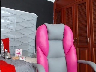 Torii Wells nude on cam – live sex chat