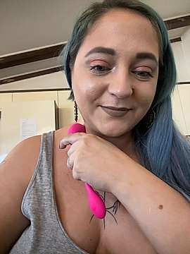 AllieButterflyX naked stripping on cam for live sex video chat