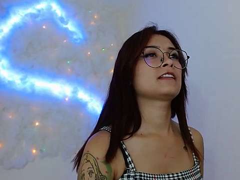 anne_foxxx naked stripping on cam for live sex video chat