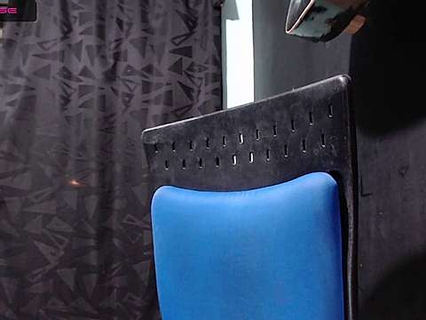 Ashly_kat3 naked stripping on cam for live sex video chat