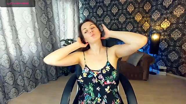 BaileyMoon naked stripping on cam for live sex video chat