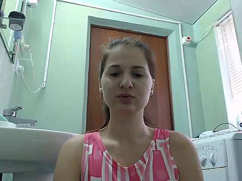 Bree_Glad naked stripping on cam for live sex video chat