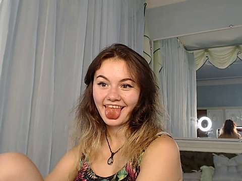 ChloeBetts_ naked stripping on cam for live sex video chat