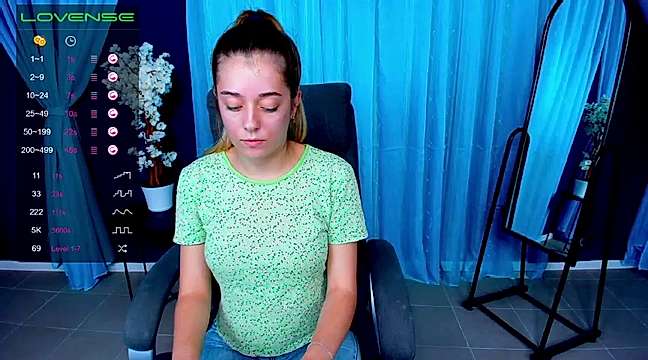 Diana__Ross naked stripping on cam for live sex video chat