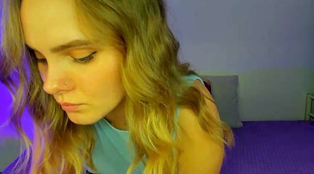 Eva_Taylor naked stripping on cam for live sex video chat