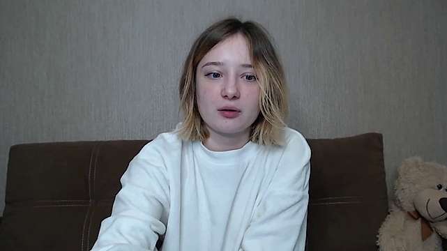 Evelyn__x naked stripping on cam for live sex video chat