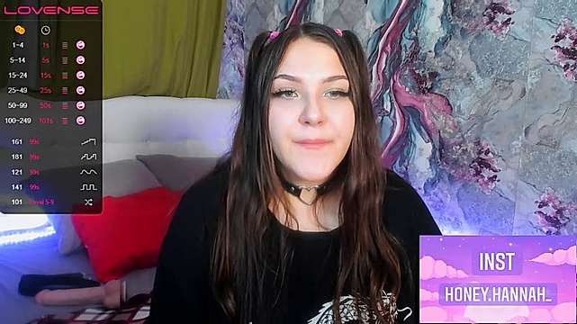 honey_hannah naked stripping on cam for live sex video chat