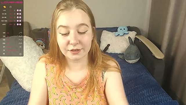 hot_chloe naked stripping on cam for live sex video chat