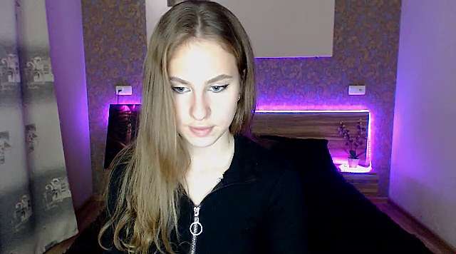 Janice_Graham naked stripping on cam for live sex video chat