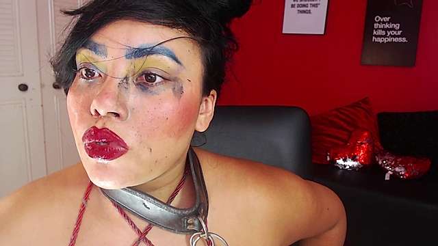 Katrina_Daninels naked stripping on cam for live sex video chat