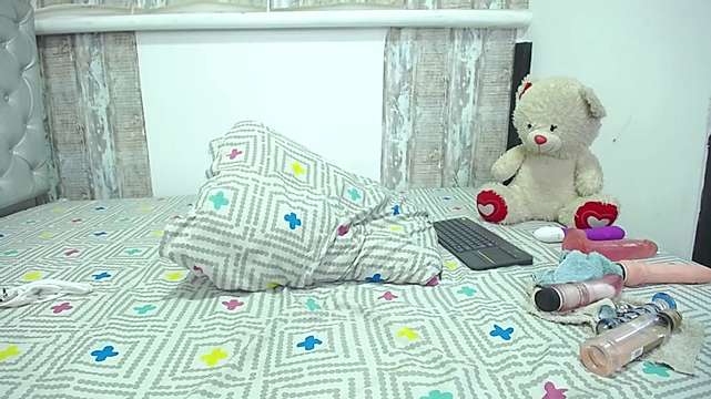 Kiara_Kaneel naked stripping on cam for live sex video chat