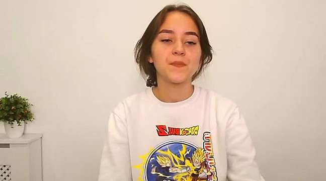 Liliana_All naked stripping on cam for live sex video chat