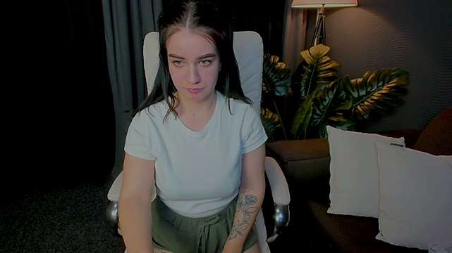 Lucky___Star naked stripping on cam for live sex video chat