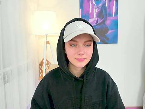 Luna_Li_ naked stripping on cam for live sex video chat