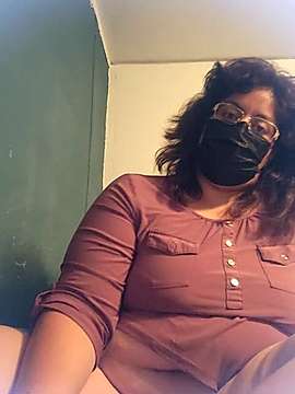 luvmesomepan naked stripping on cam for live sex video chat