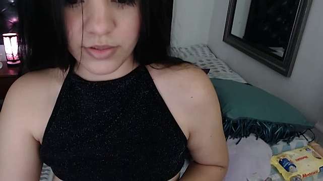 mia_collins_x naked stripping on cam for live sex video chat