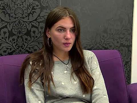 MollysL naked stripping on cam for live sex video chat
