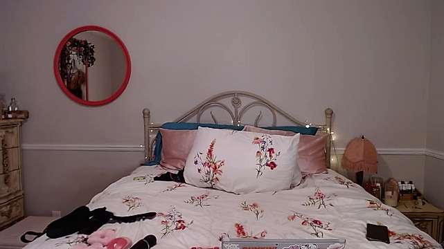 nerdyemjay naked stripping on cam for live sex video chat