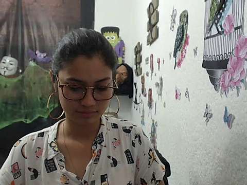 Persefone_26 naked stripping on cam for live sex video chat