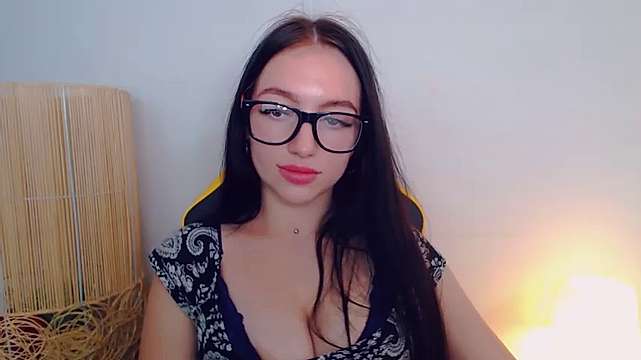 Selena_Wiw naked stripping on cam for live sex video chat