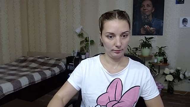 Sexy_Girlss naked stripping on cam for live sex video chat