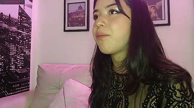 Skarletth_ naked stripping on cam for live sex video chat