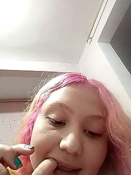 Stacey-Henderson naked stripping on cam for live sex video chat