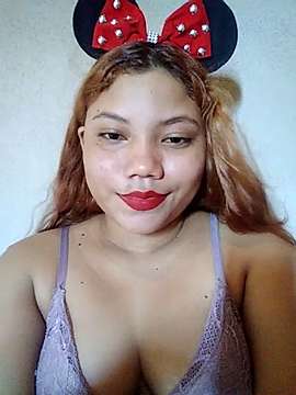 Su_Kemm naked stripping on cam for live sex video chat