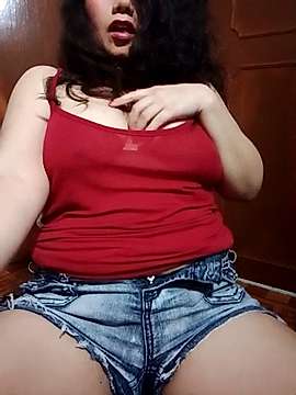 Sucussquirt naked stripping on cam for live sex video chat