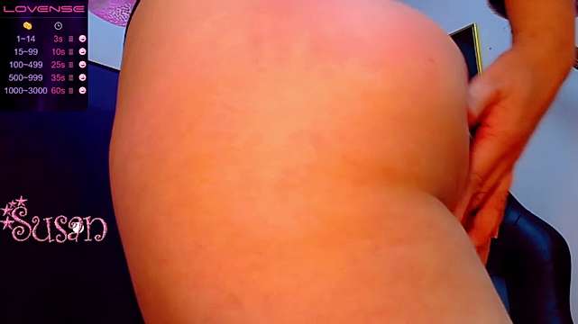 susan_hicks naked stripping on cam for live sex video chat