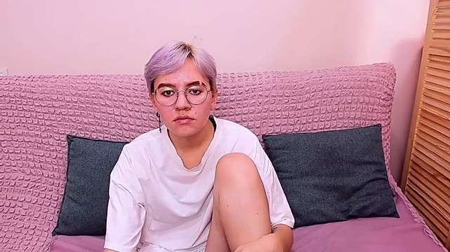 TinaPairson naked stripping on cam for live sex video chat